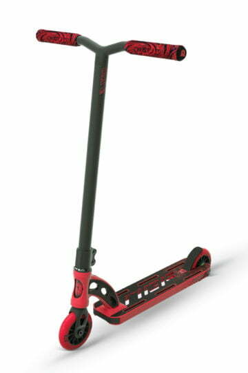 VX9_ZOOM_SHREDDER_FRONTLEFT_RED_4887x4887